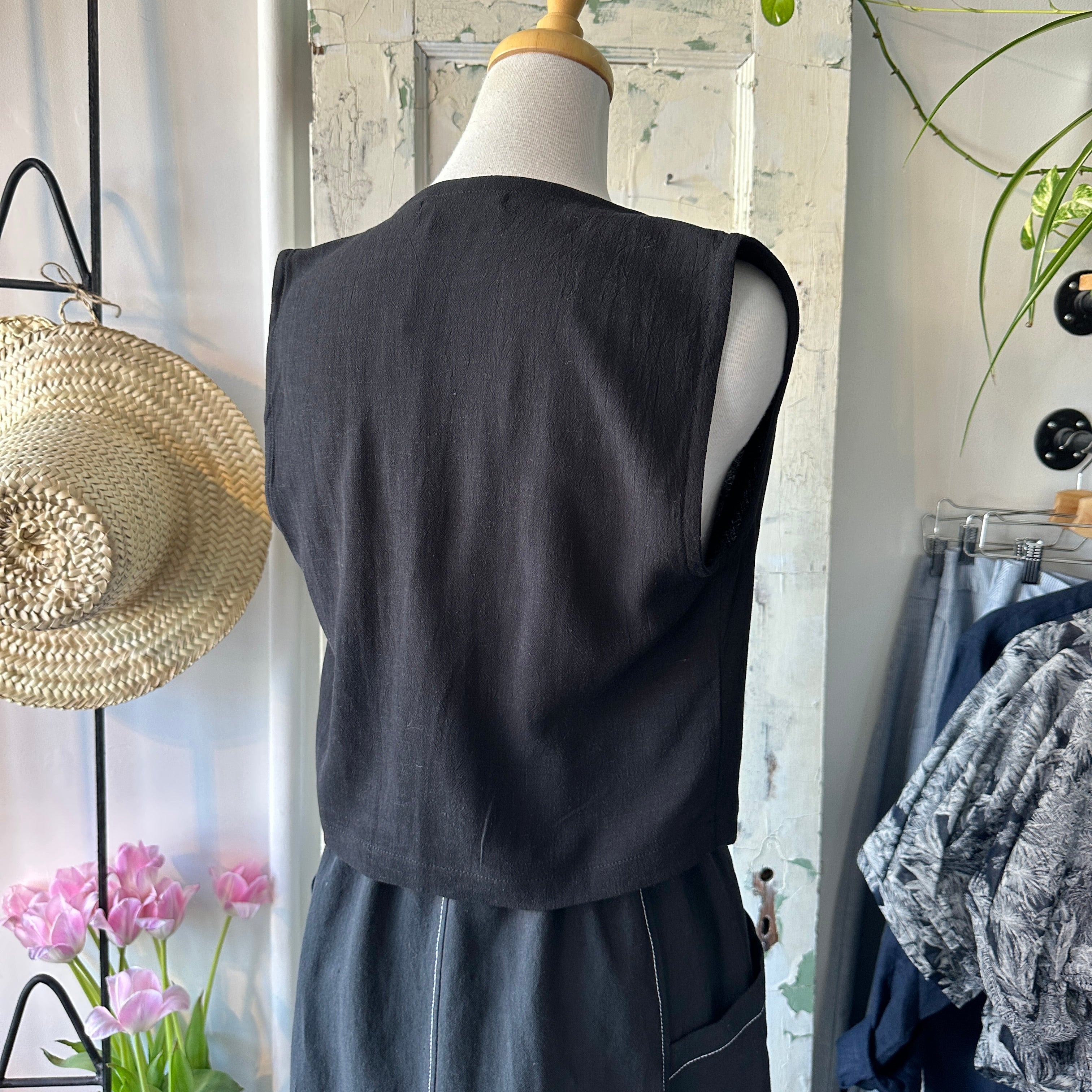 Allison Wonderland // Carr Blouse Black