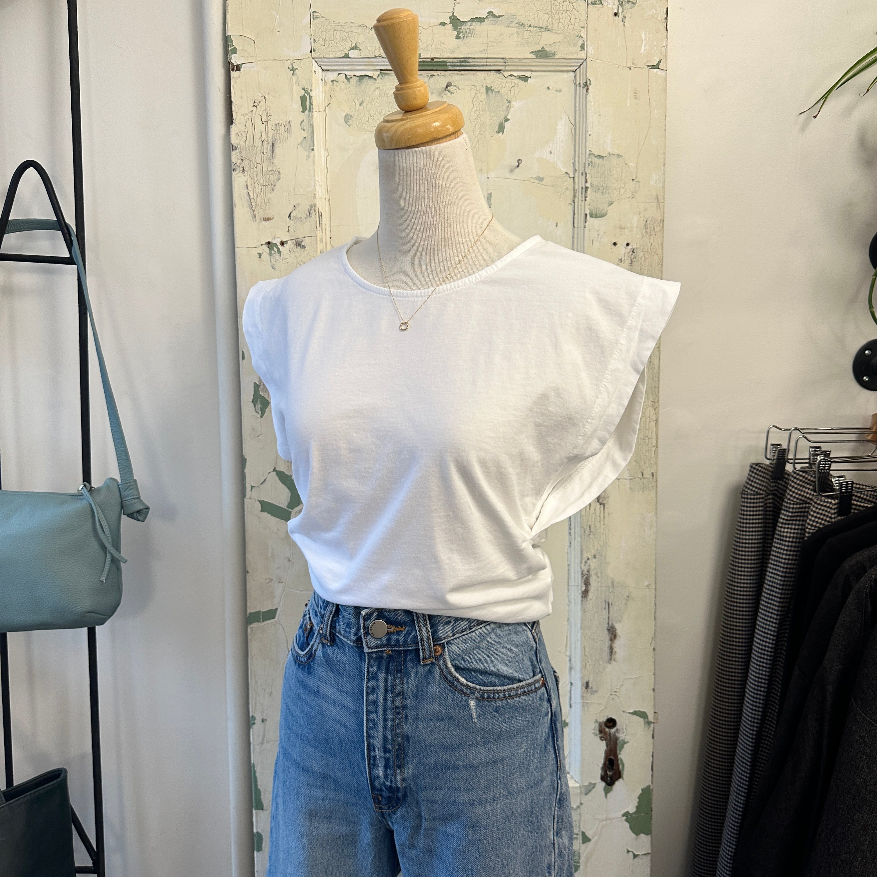 Indi & Cold // White Cotton Tee Sleeveless
