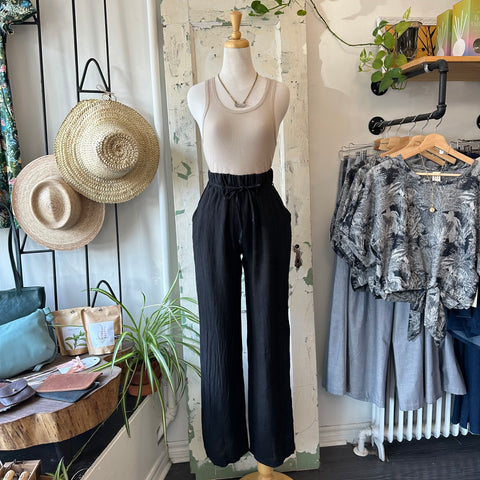 Eve Gravel // Broken Arrow Dress Black M