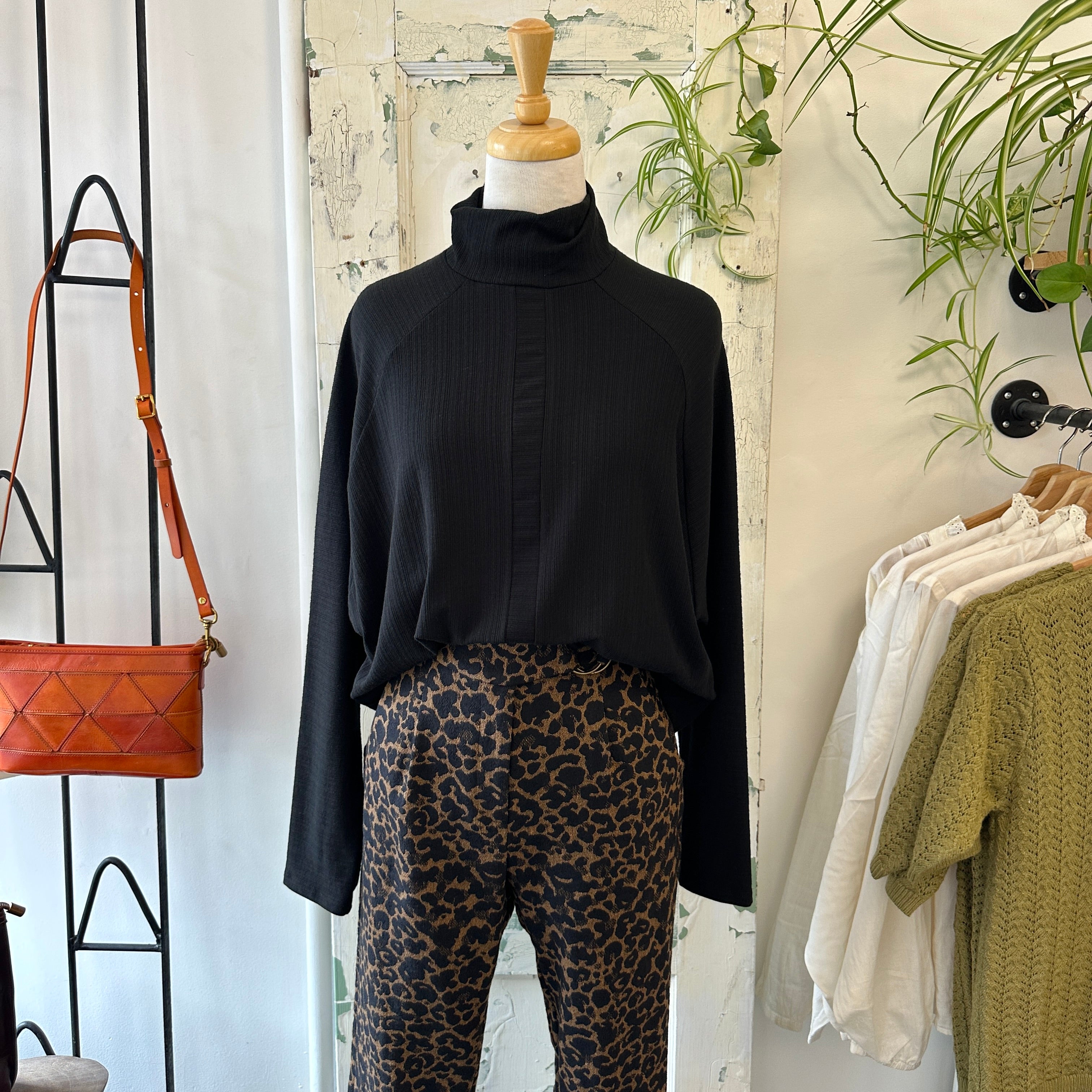 Cokluch // Souvenir Top Black