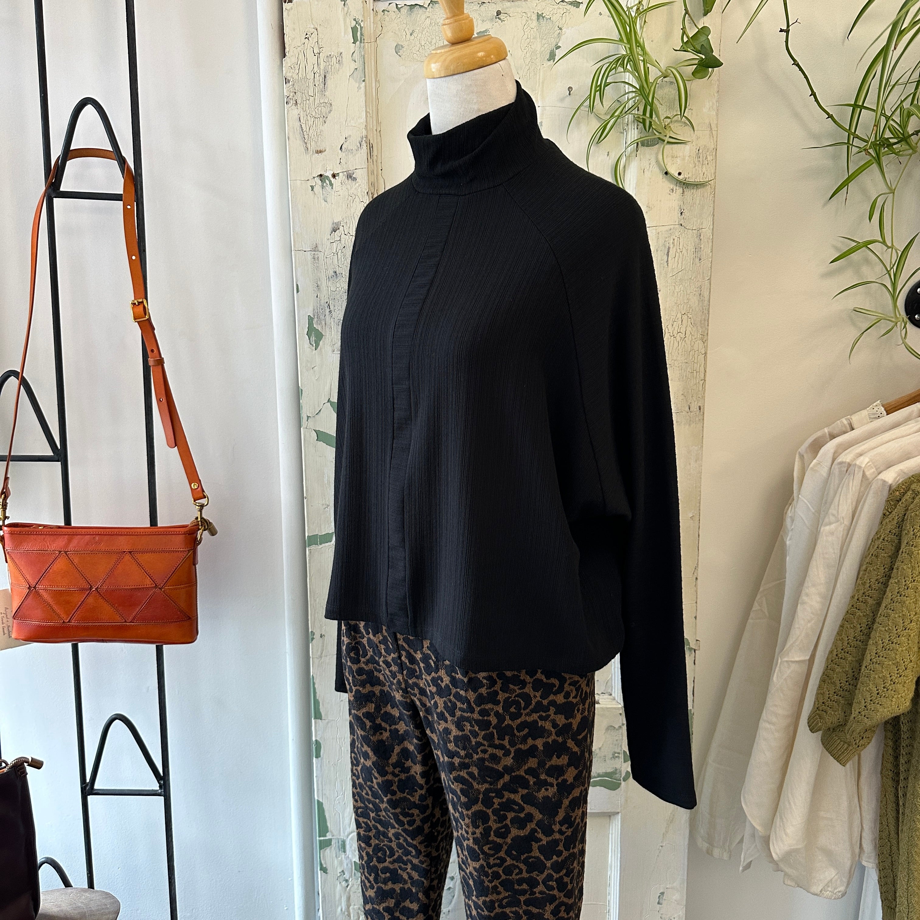 Cokluch // Souvenir Top Black