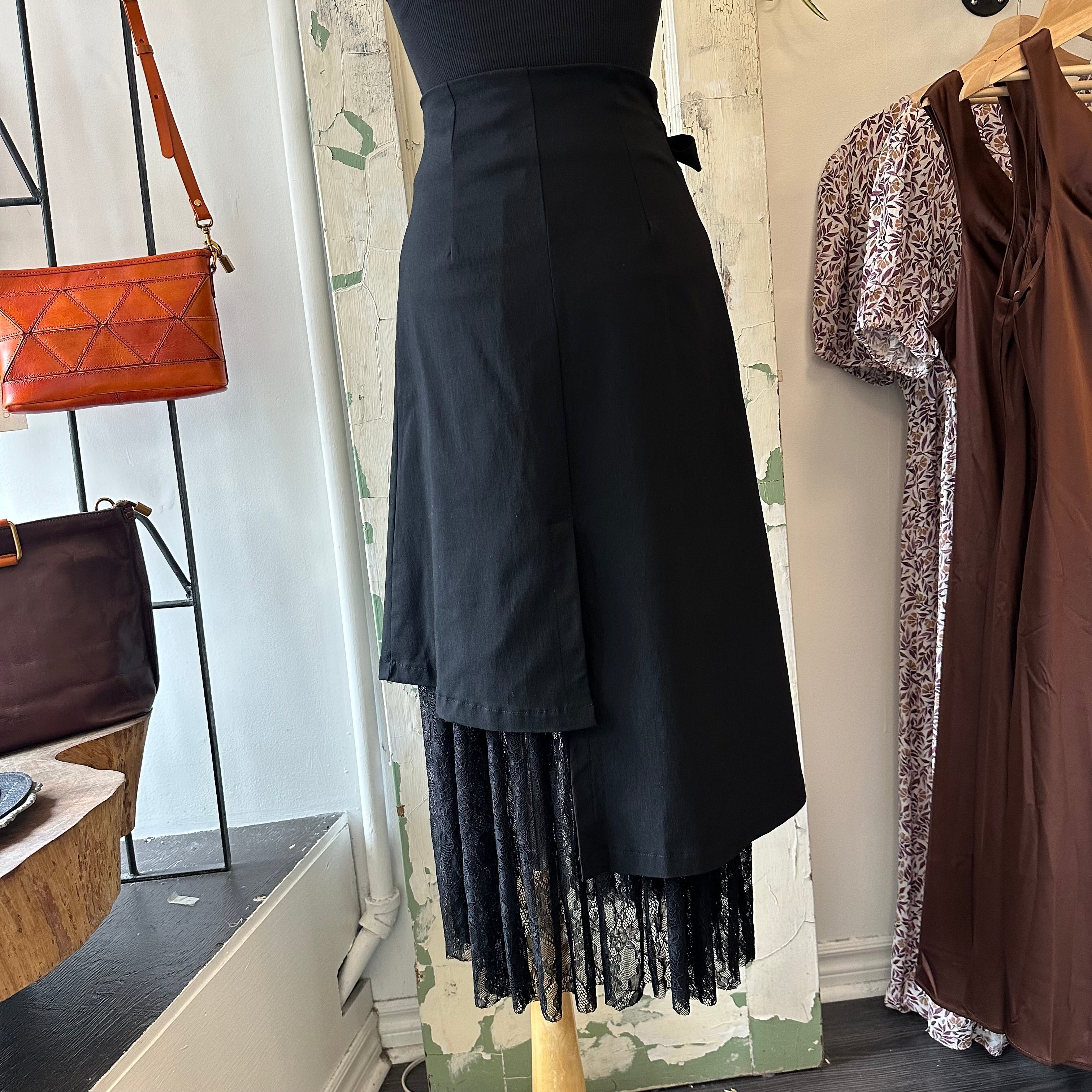 Astrid // Layered Lacey Tulle Skirt