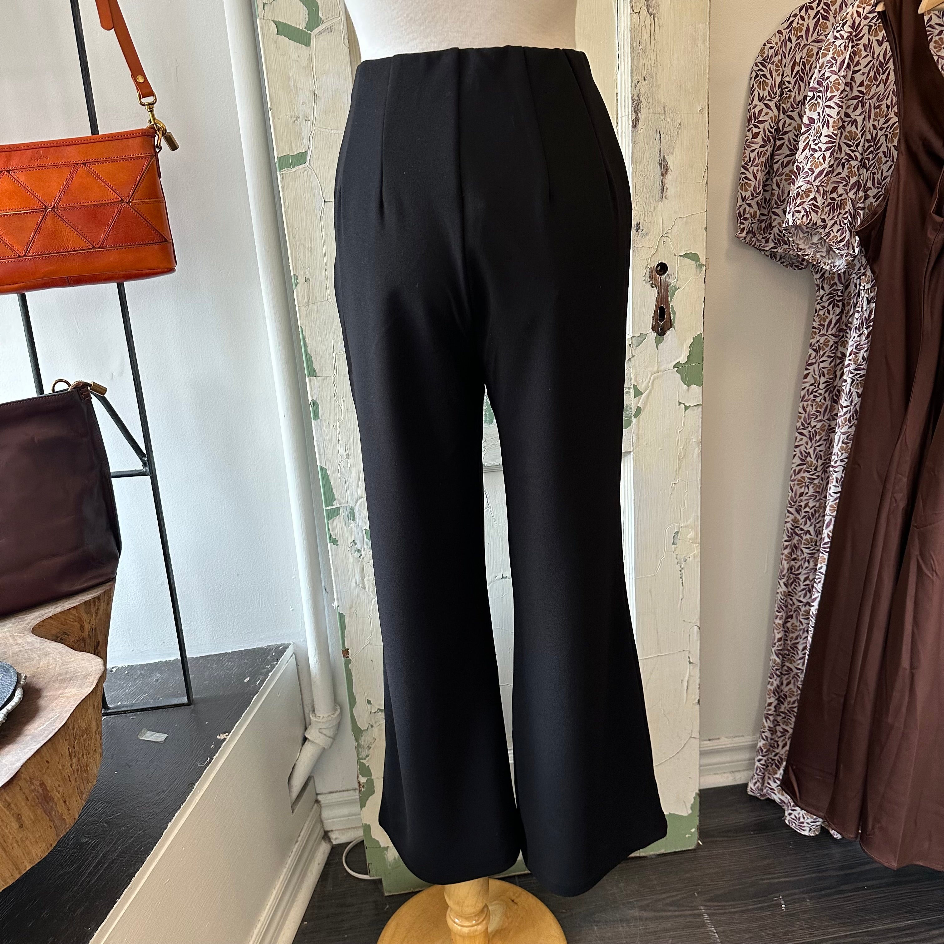 Astrid // Black Pants