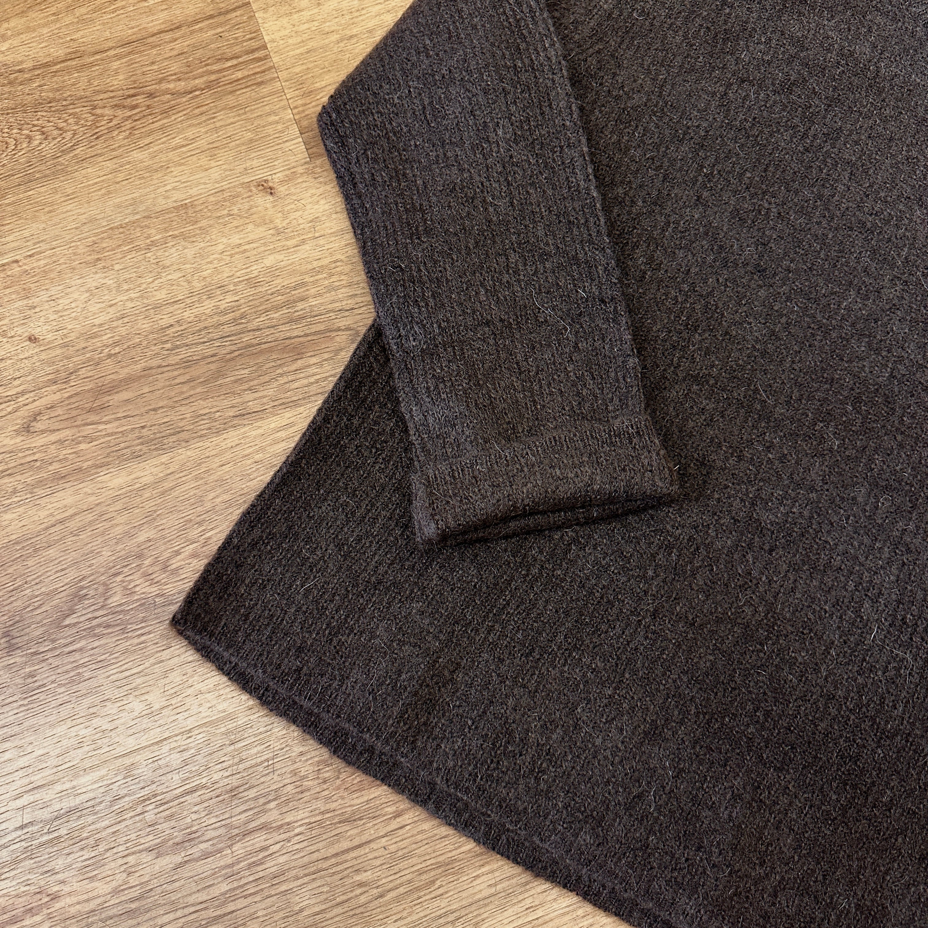Minimum // Calaha Sweater Seal Brown