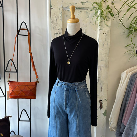 Hailey Gerrits // Olympia Necklace Flat