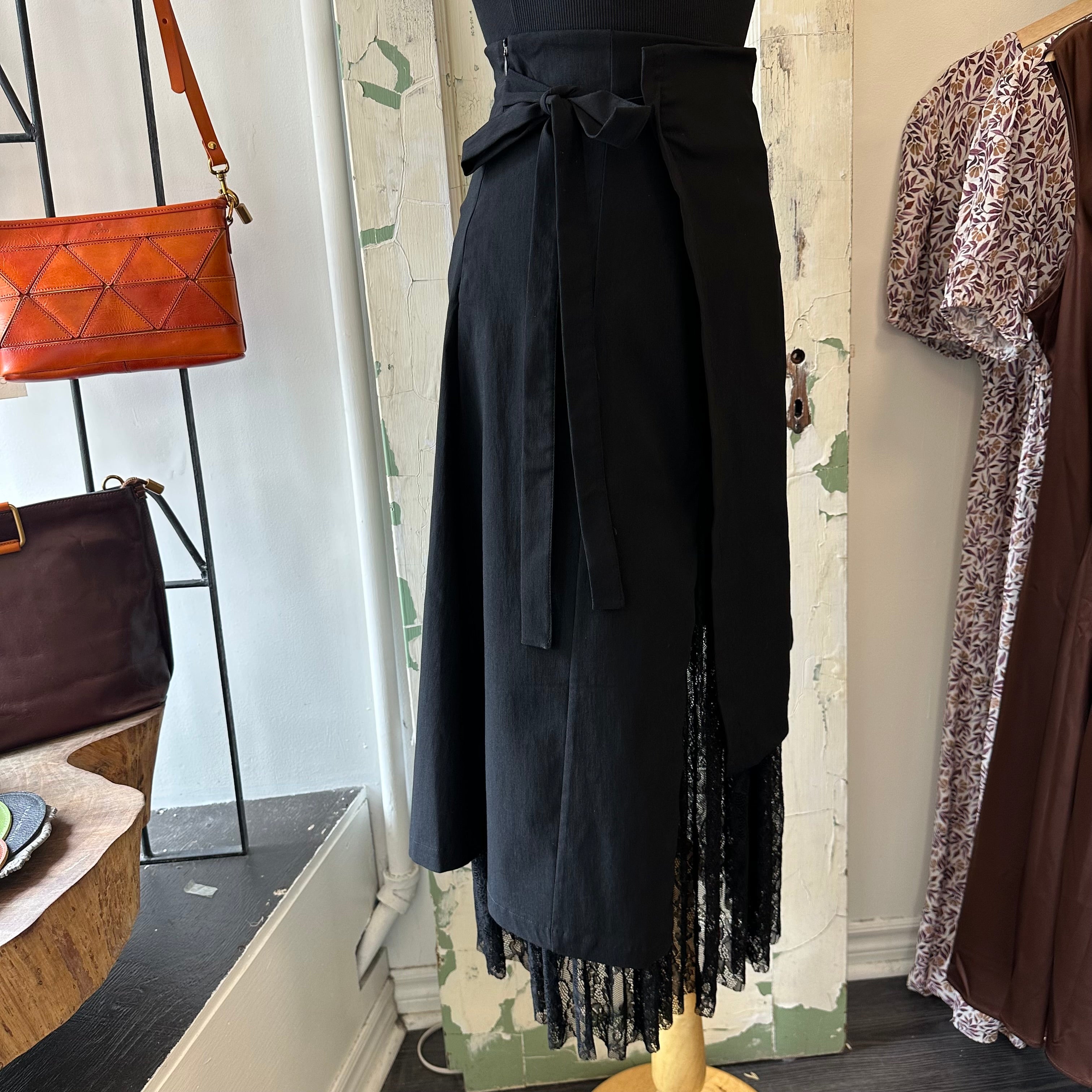 Astrid // Layered Lacey Tulle Skirt