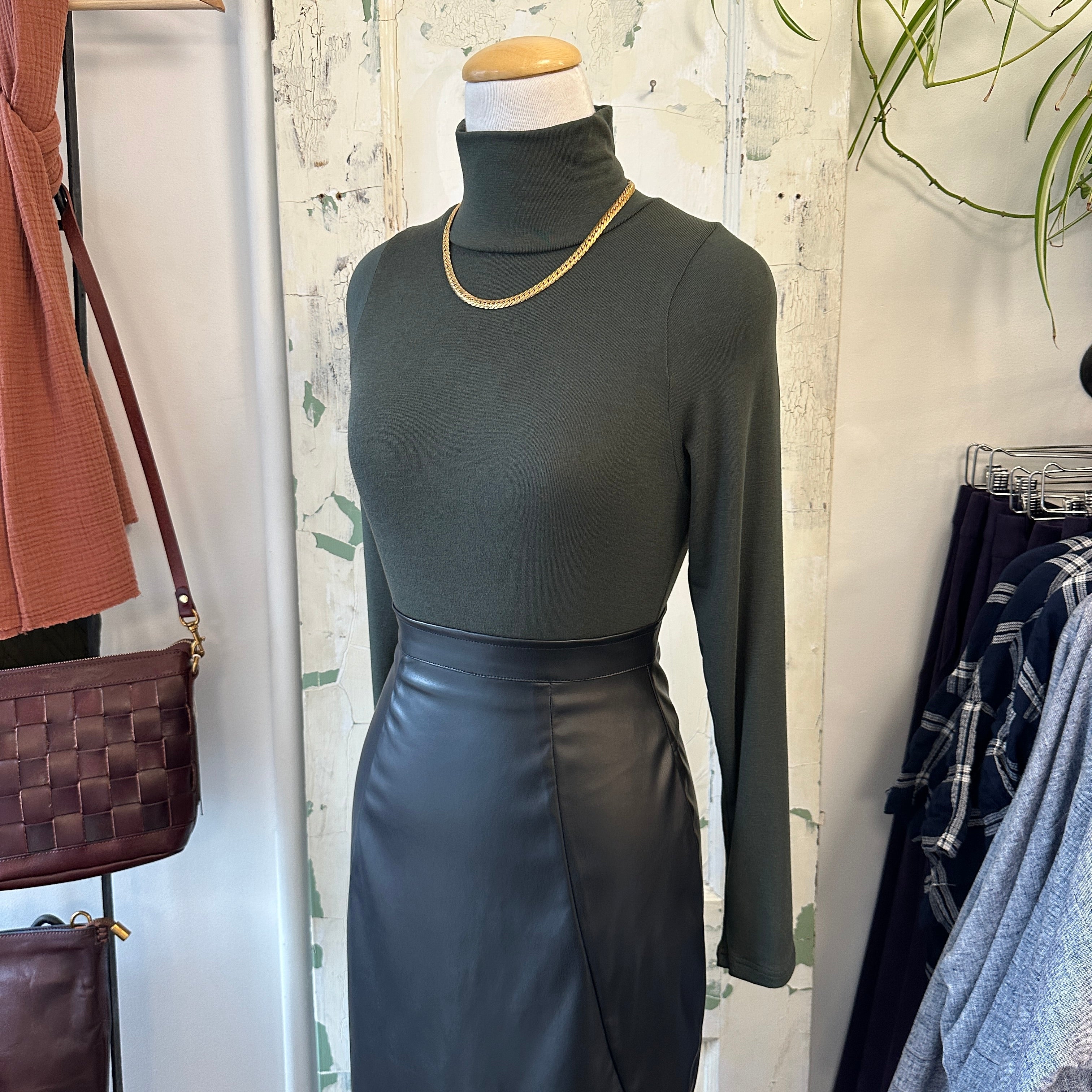 Allison Wonderland // Aches Turtleneck Green