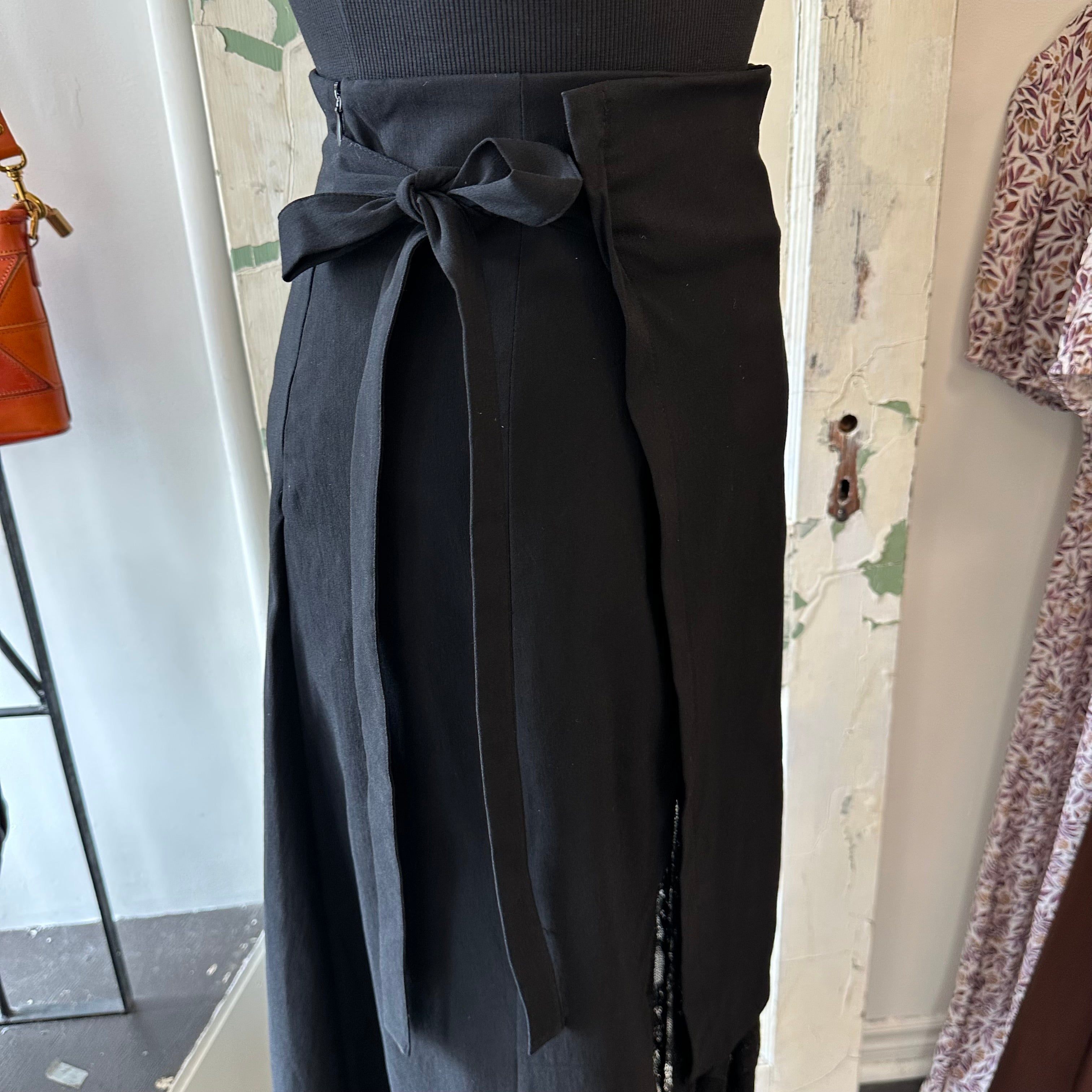 Astrid // Layered Lacey Tulle Skirt