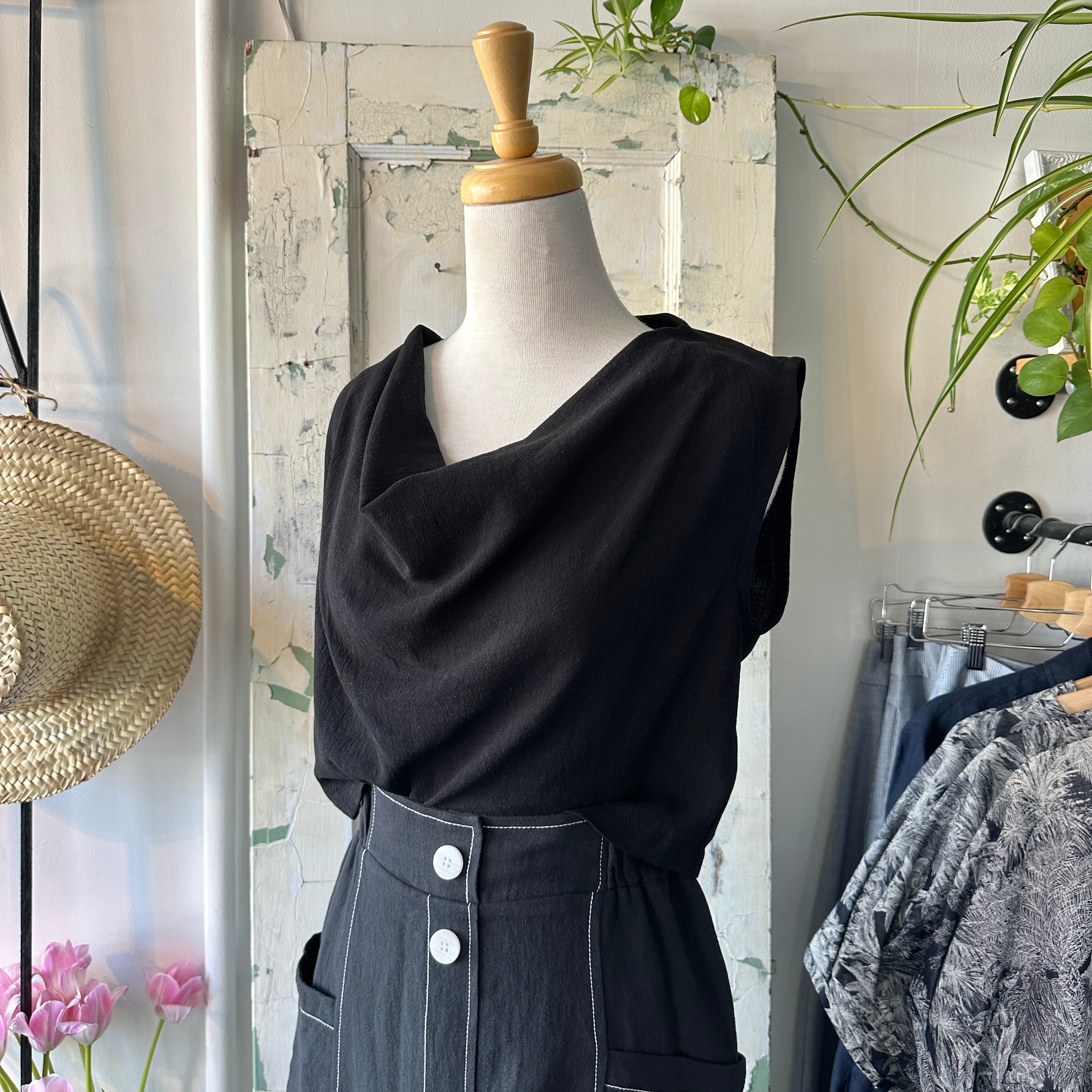 Allison Wonderland // Carr Blouse Black