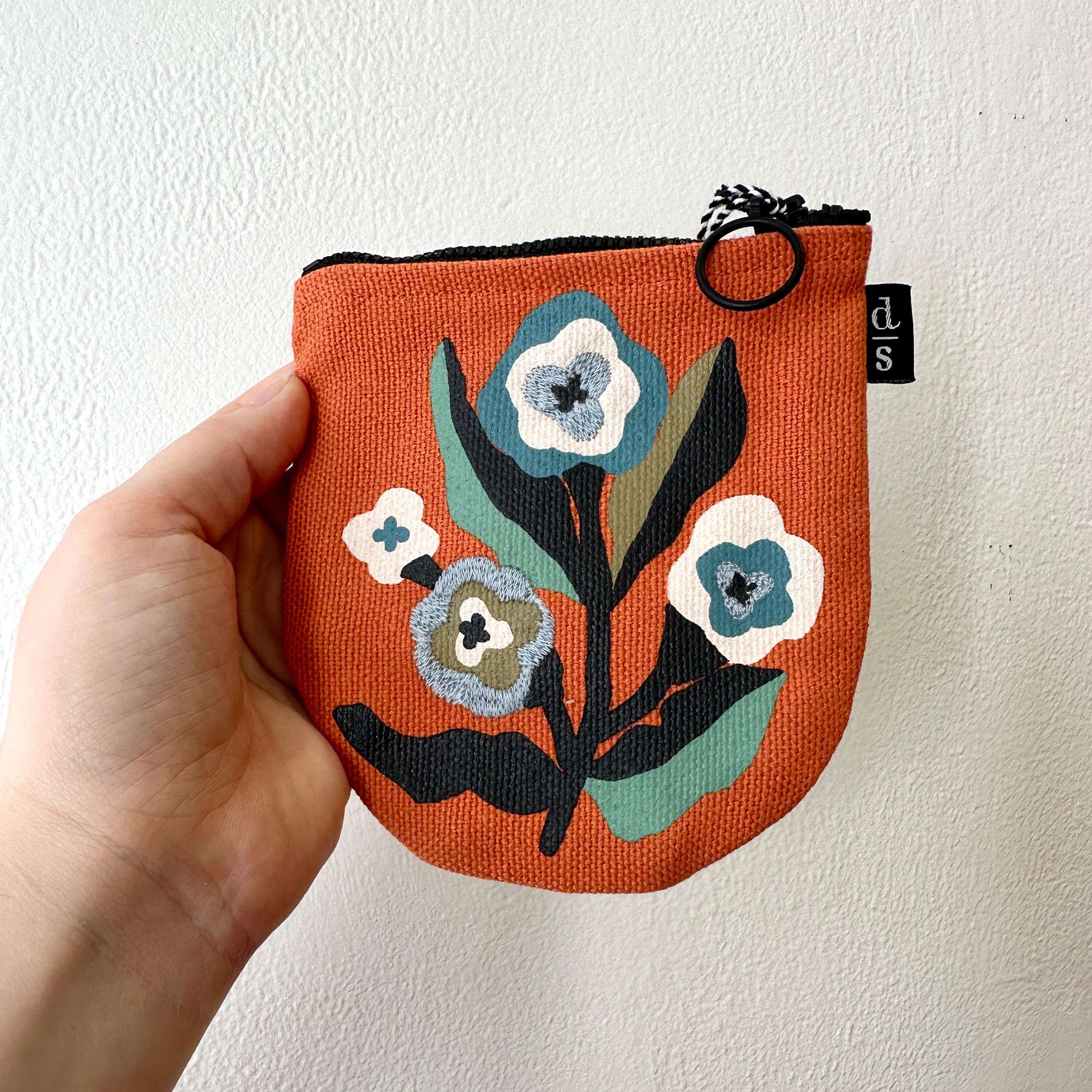 Danica // Halfmoon Pouch Dogwood