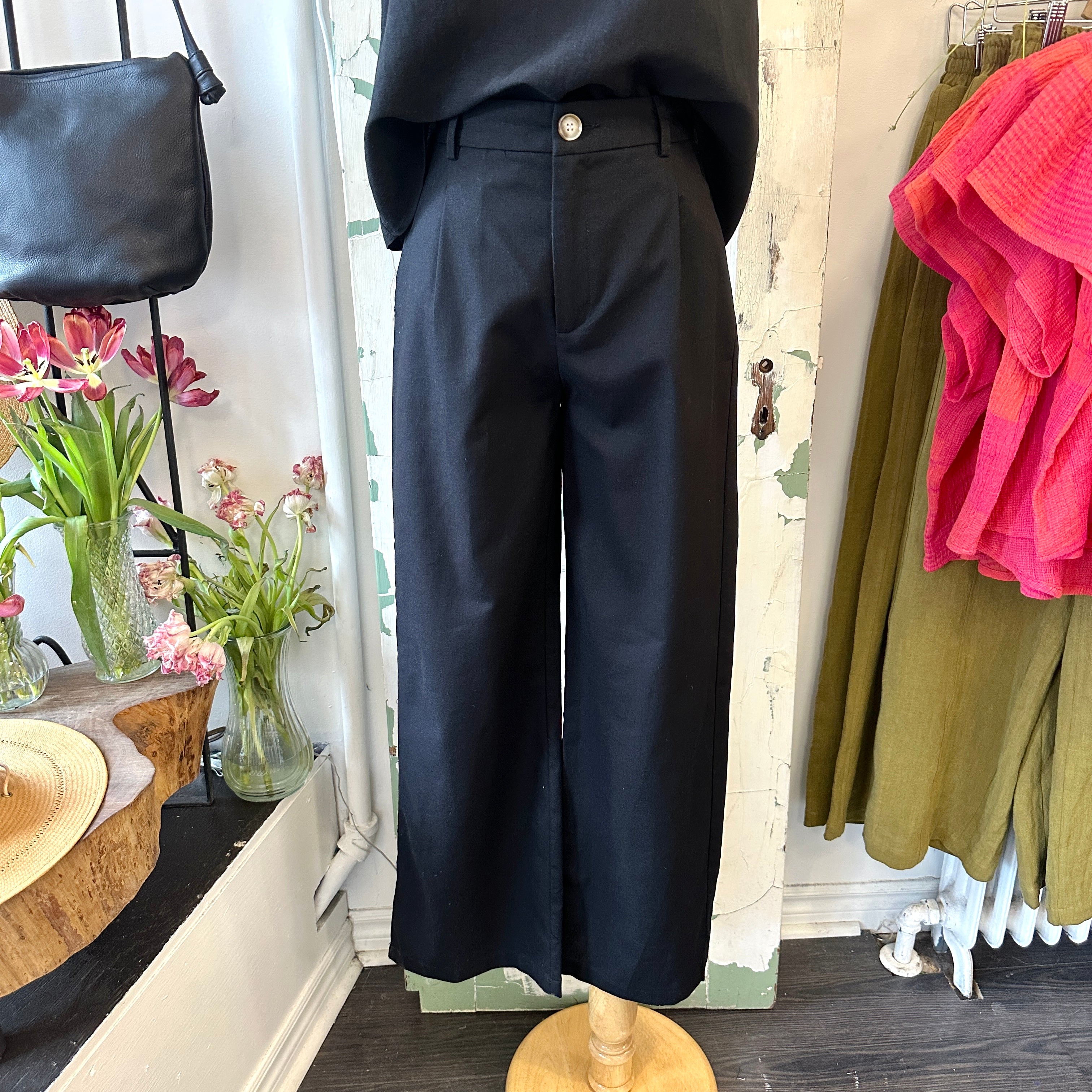 Pink Martini // Delaney Pants Black