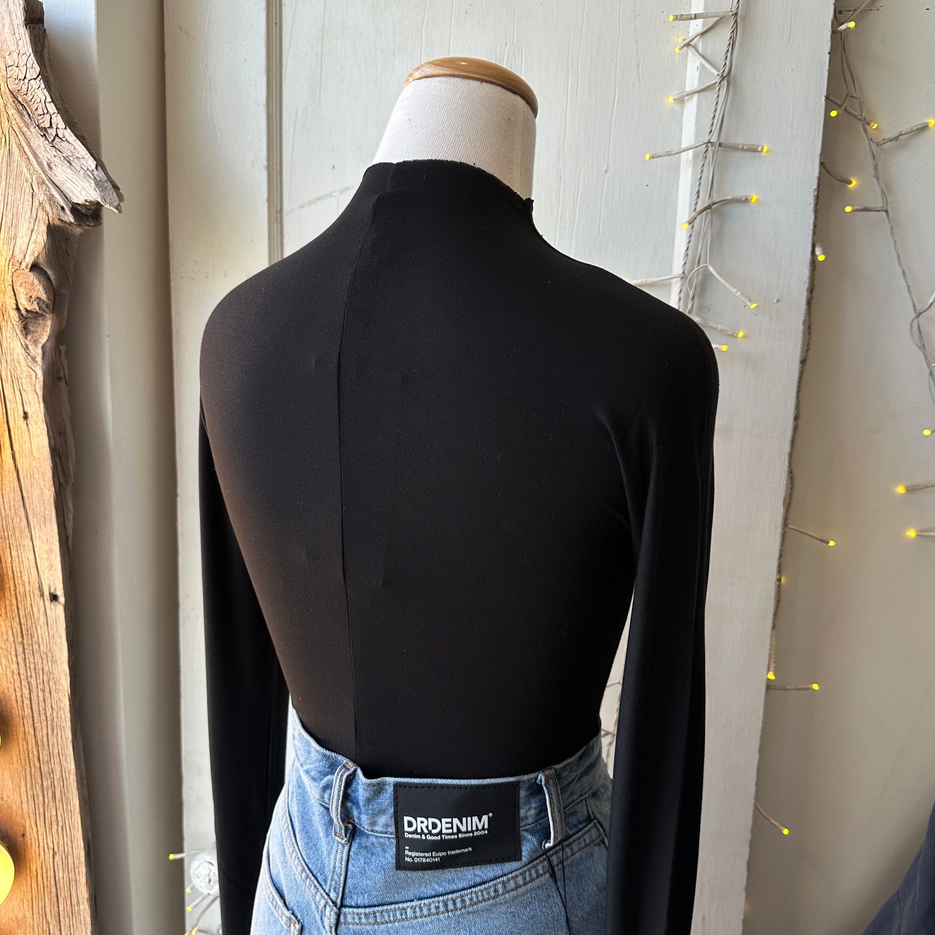 Dr. Denim // Aria Top Black