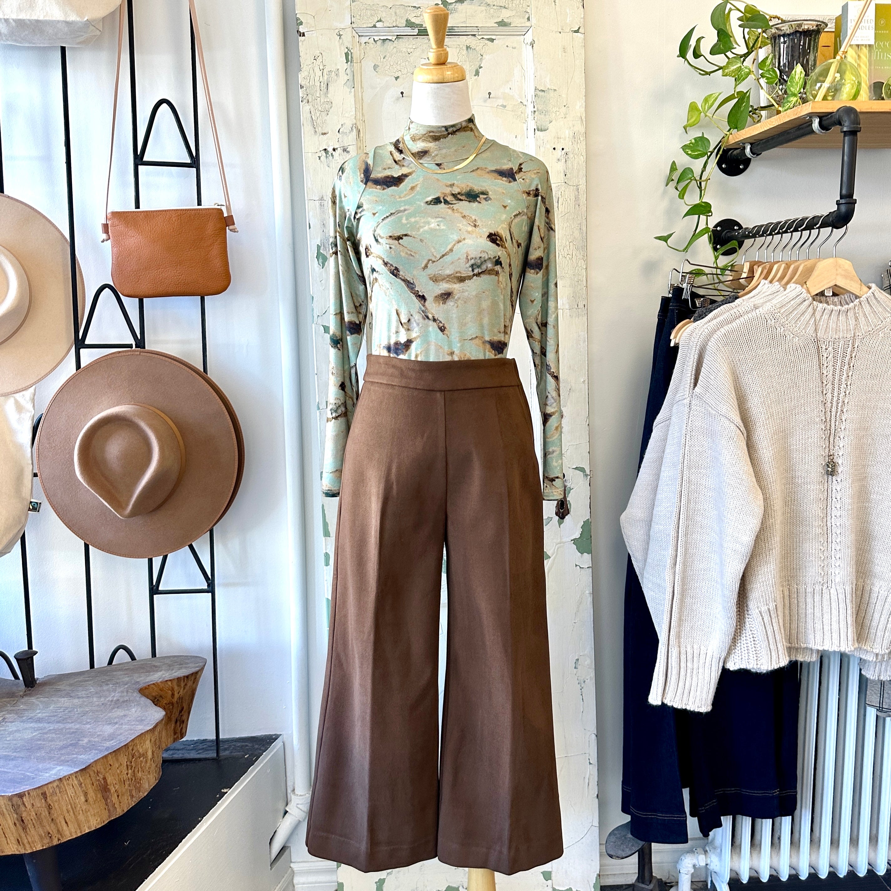 Pink Martini // Nadia Pants Brown