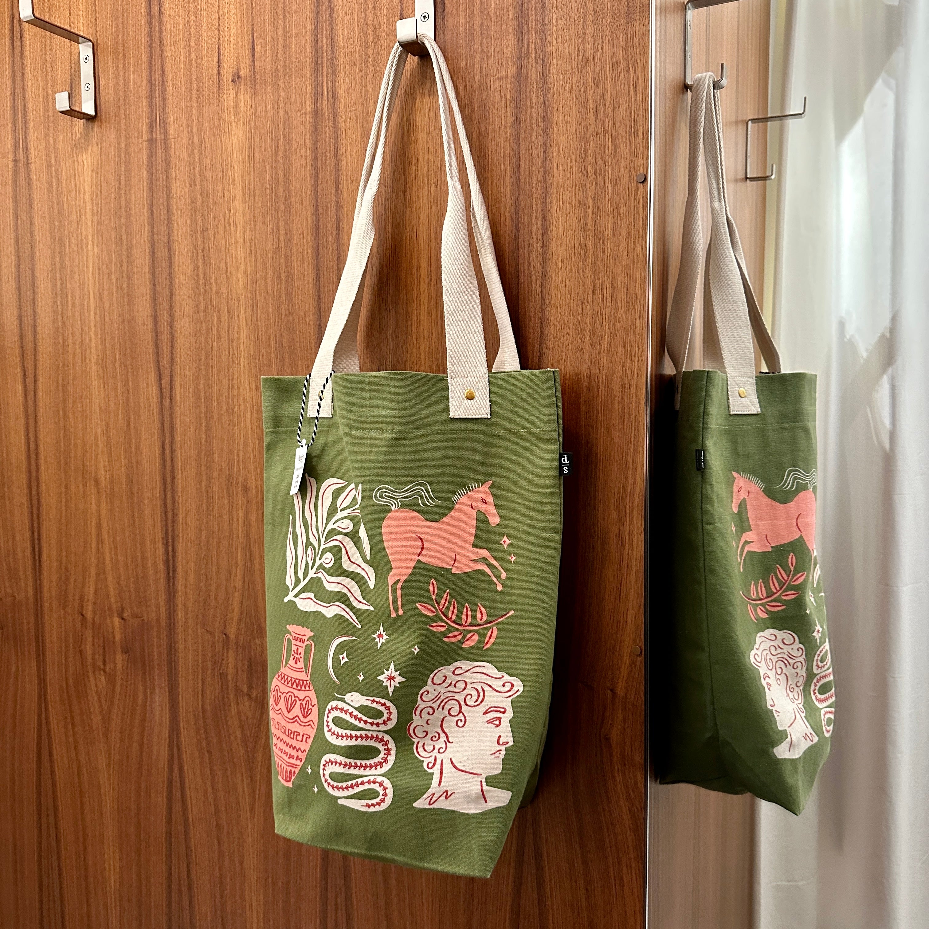 Danica // Studio Tote Olympus