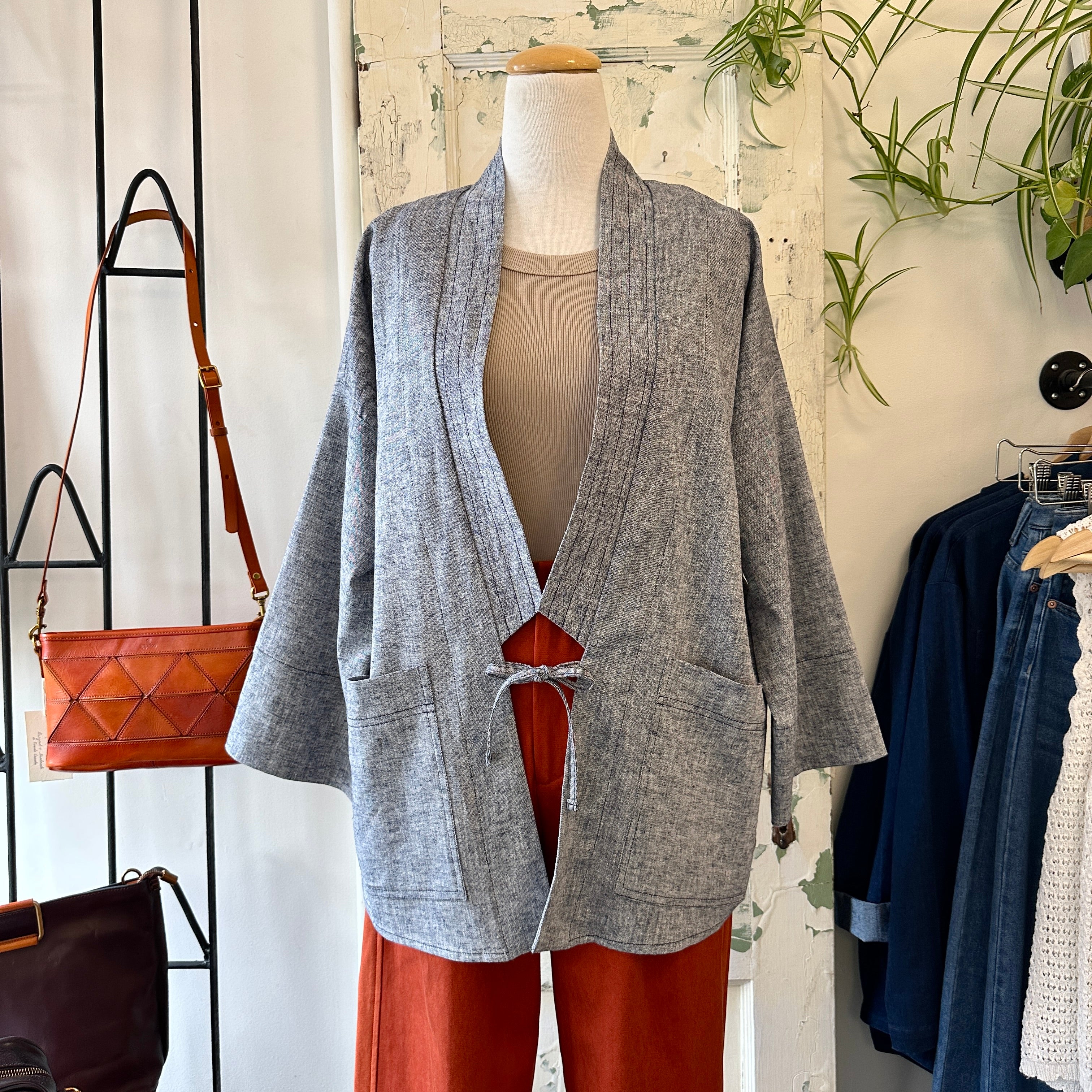 Eve Gravel // Vesta Shirt Jacket Grey Chambray
