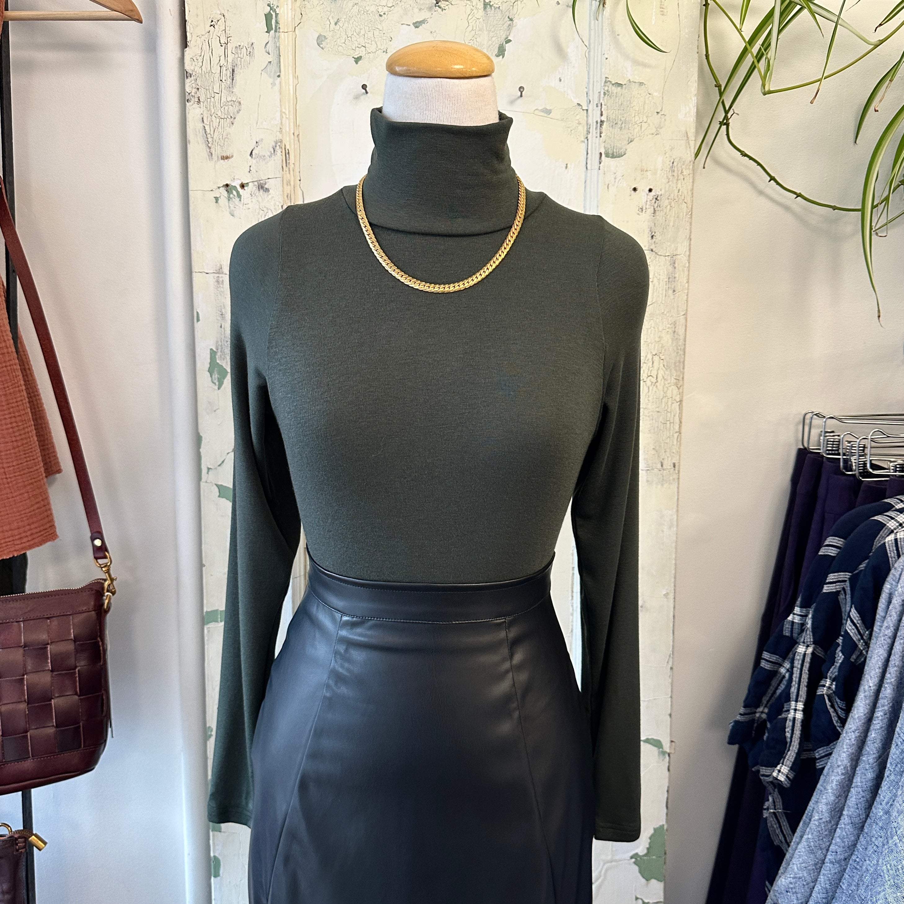Allison Wonderland // Aches Turtleneck Green