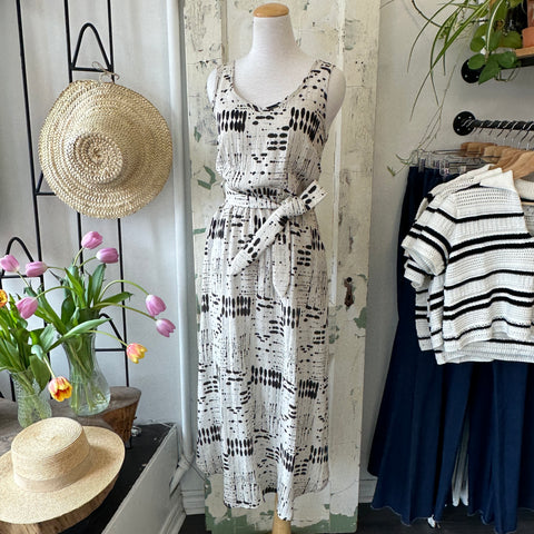 Eve Gravel // Broken Arrow Dress Black M