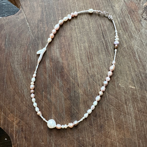 Souvenir // Billy Necklace w Pearl