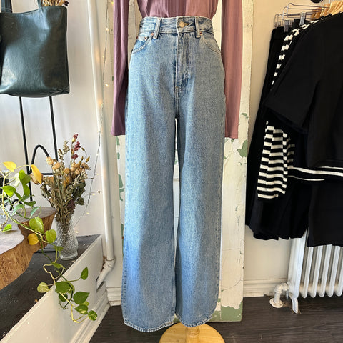 Naïf // Shay Pants Army
