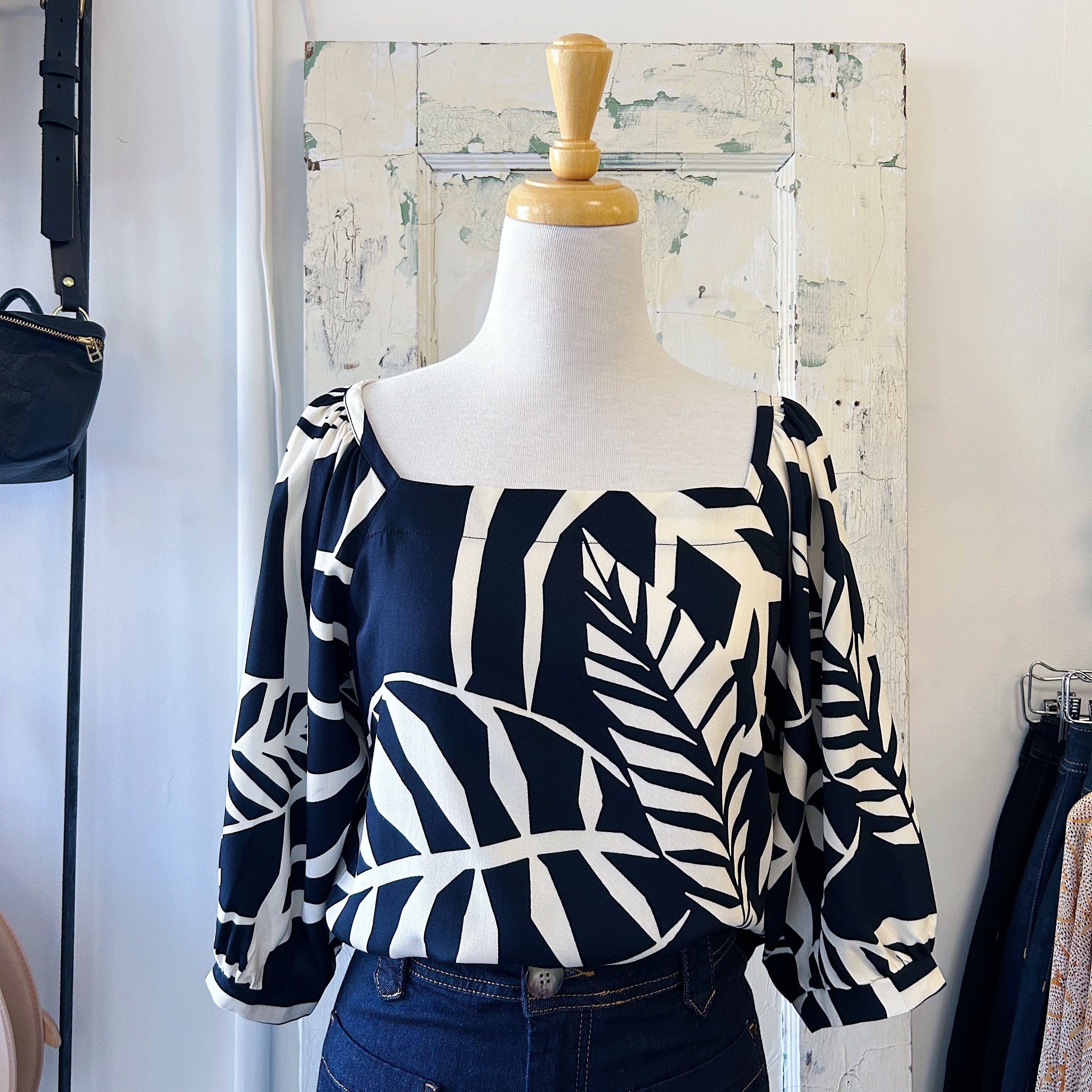 Allison Wonderland // Theda Blouse