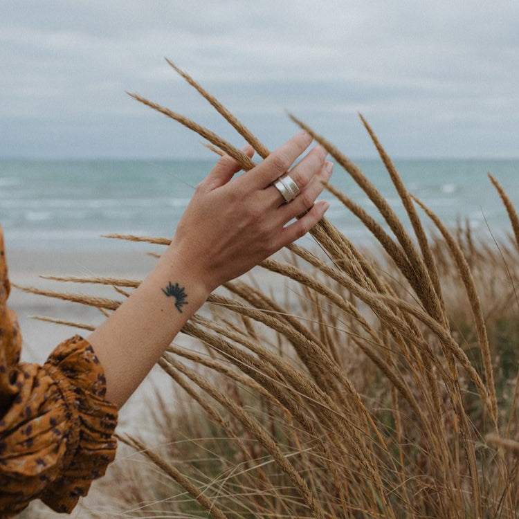 Hawkly // Passage Ring Silver