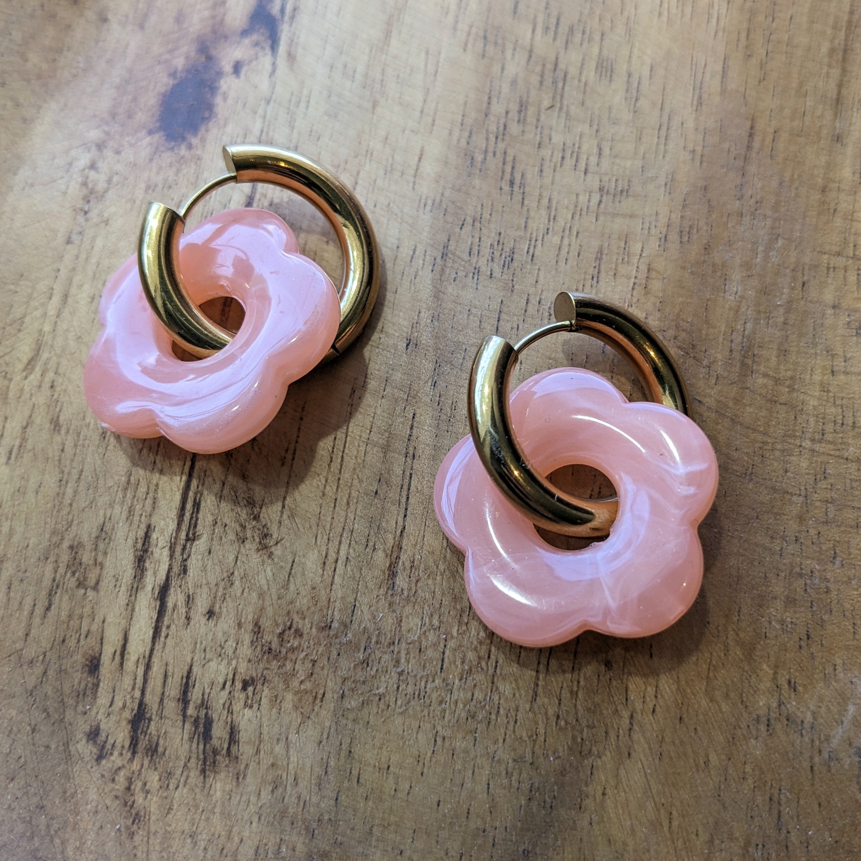 Frug // Flower Puff Hoops Peach