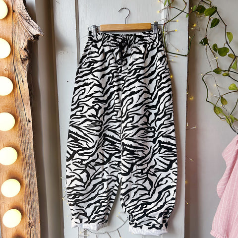 Allison Wonderland // Pincer Short Pink