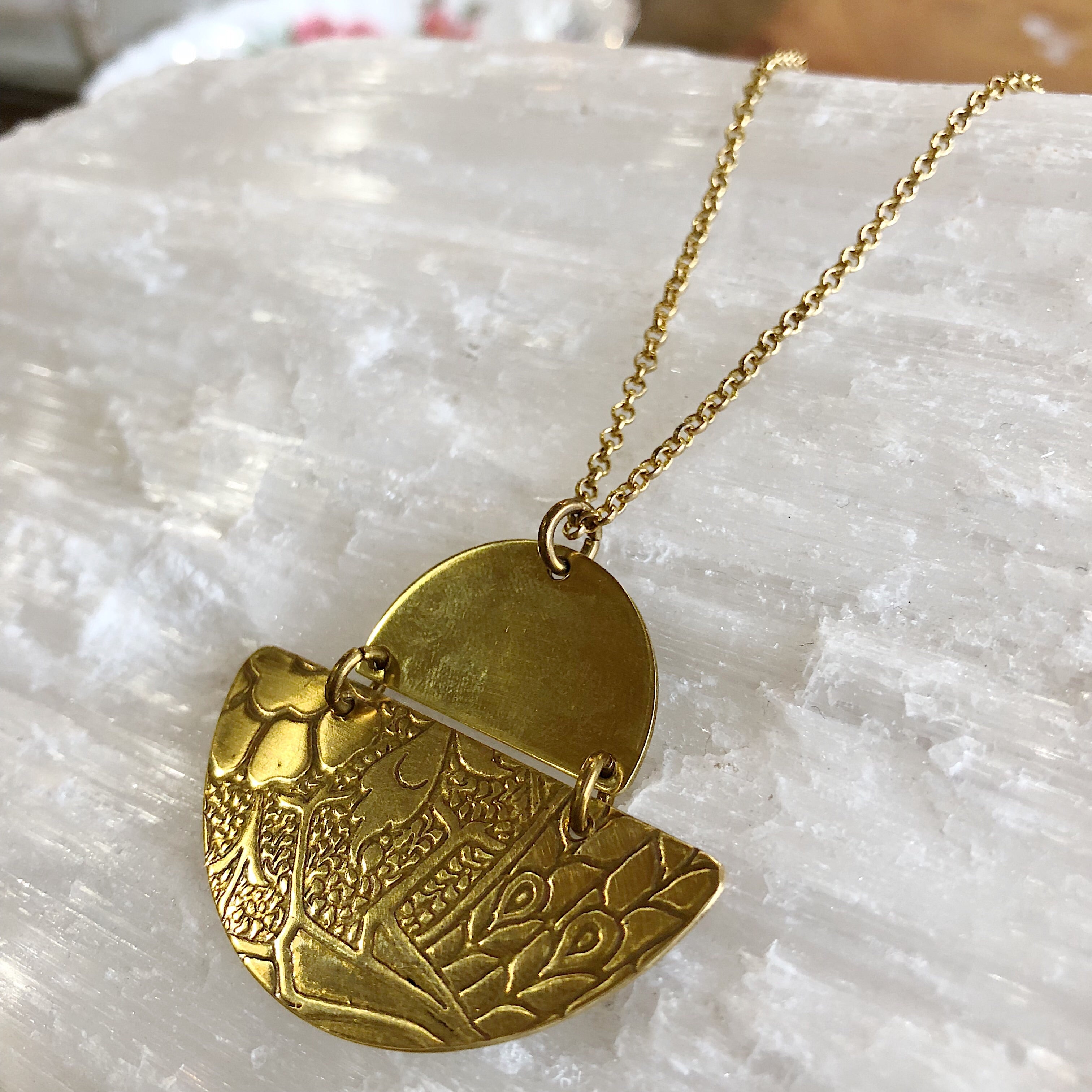 Souvenir // Brass Long Horizon Necklace
