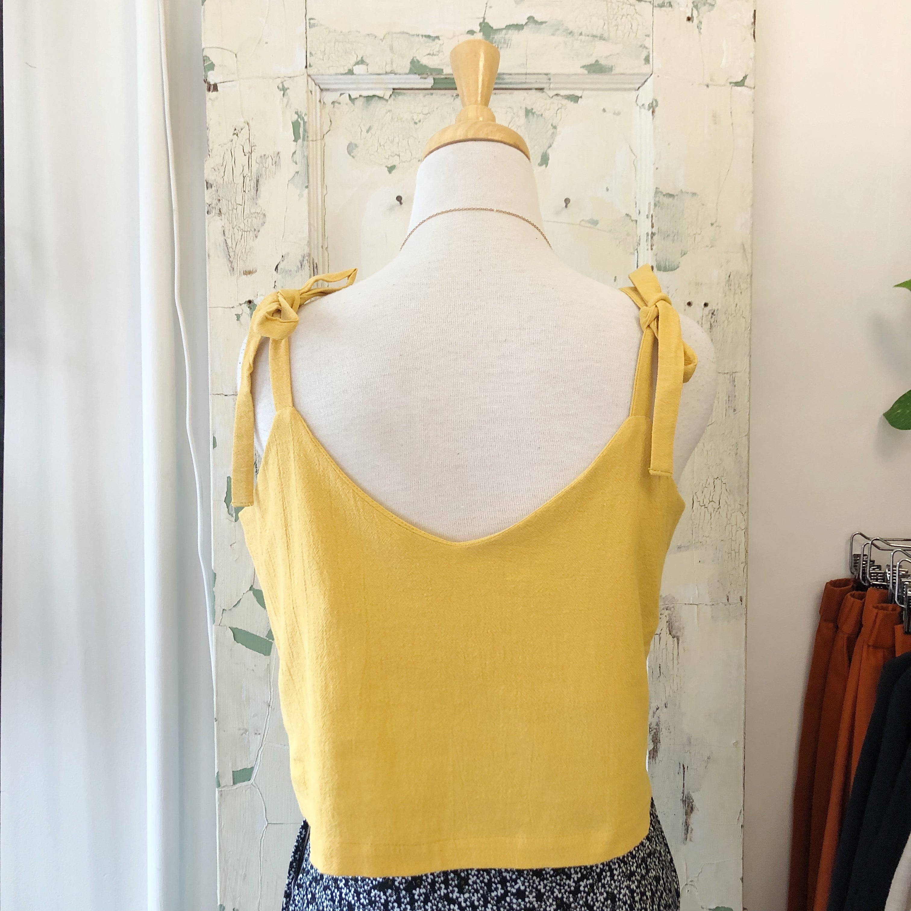 Annie 50 // Soleil Top Lemon