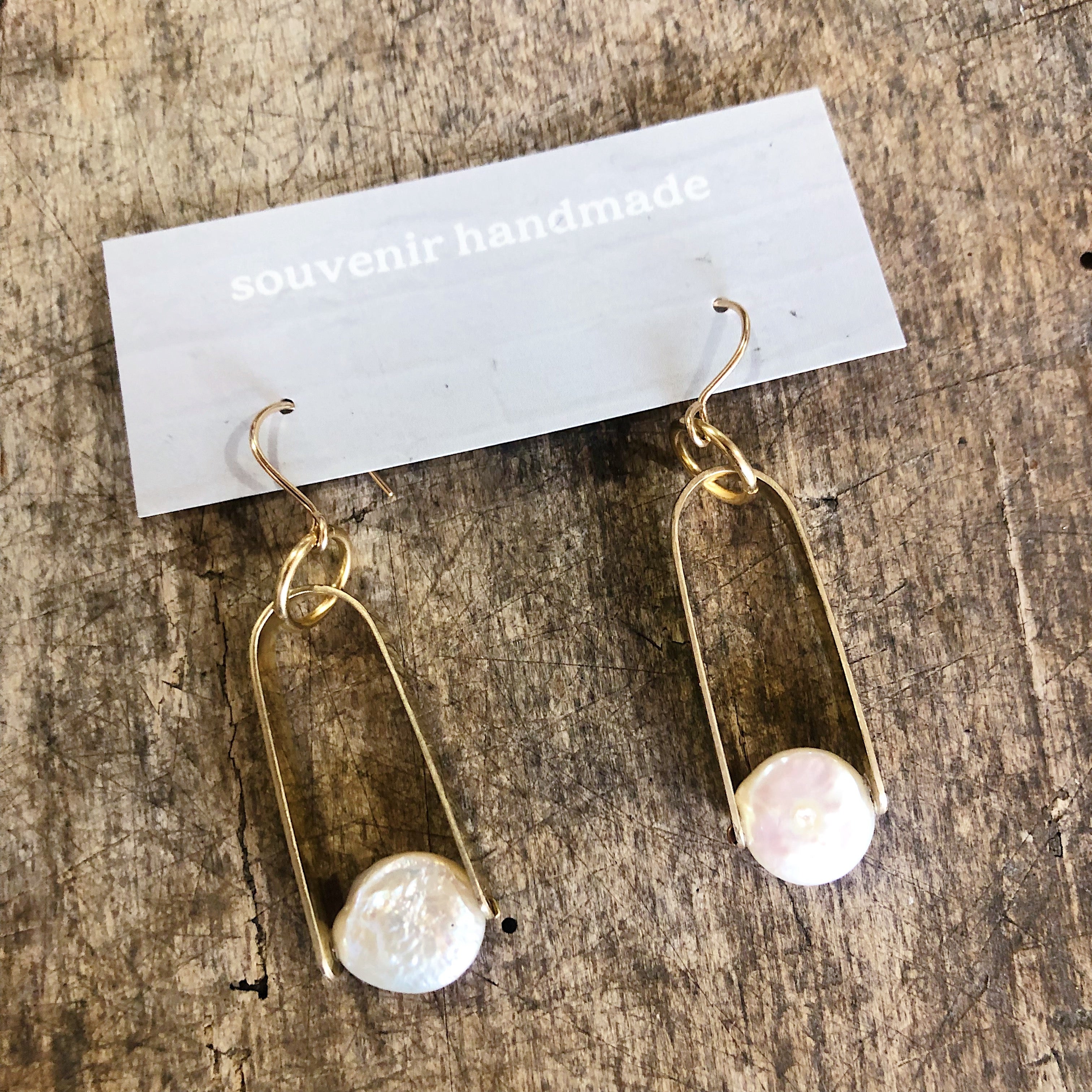 Souvenir // Brass Arch Drop with Pearl