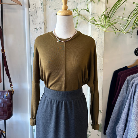 Eve Gravel // Kapes Top Kaki