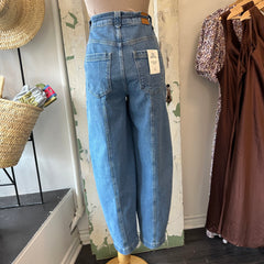 Atelier Reve // Astrid Barrel Jeans Medium Blue