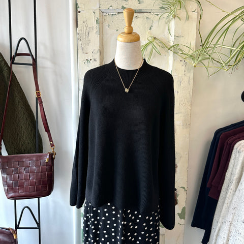 Indi & Cold // Black Ribbed Pullover