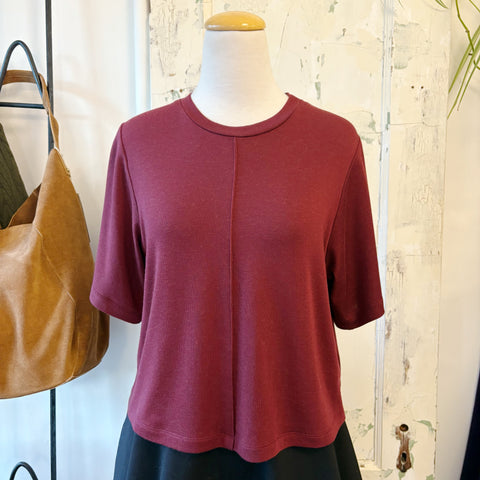 Eve Gravel // Metis Top Bordeaux