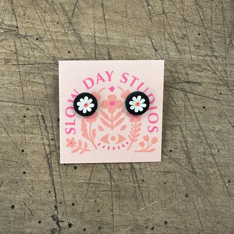 Slow Day Studio // Dainty Daisy Studs Black