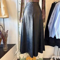 Louizon // Dragey Black Midi Skirt