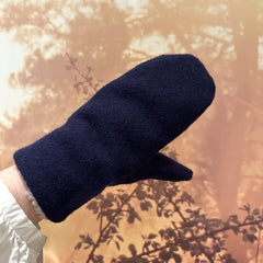 Milo and Dexter // Classic Wool Mittens Navy