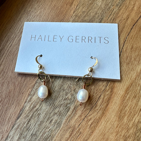 Hailey Gerrits // Sidra Drop Earrings Pearl