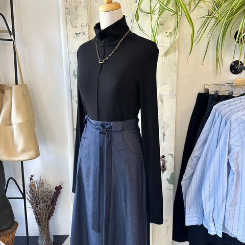 Eve Gravel // Mike Top Black