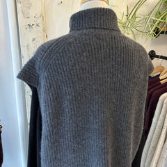 Naïf // Moselle Vest Charcoal