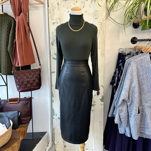 Allison Wonderland // Desire Skirt Black