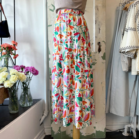 Compania Fantastica // Lotto Bright Floral Print Skirt