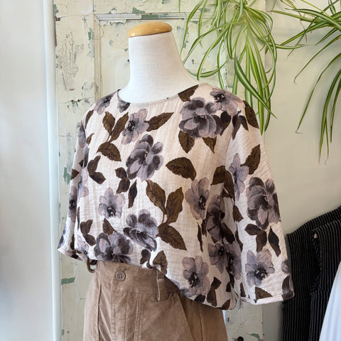 Chlo by Cokluch // Morgan Top Natural Floral