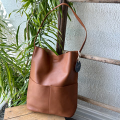RISA // Pocket Tote Upcycled Leather Tan