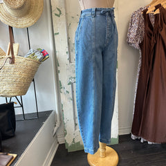 Atelier Reve // Astrid Barrel Jeans Medium Blue
