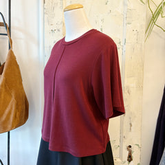 Eve Gravel // Metis Top Bordeaux