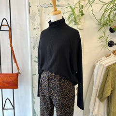 Cokluch // Souvenir Top Black