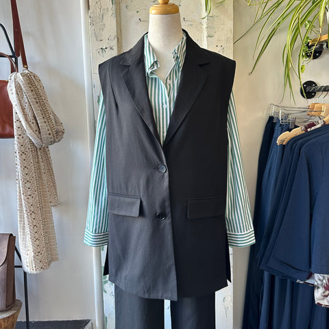 Pink Martini // Helen Vest Black