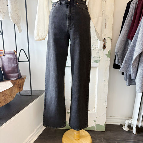 Dr. Denim // Echo Straight Leg Jeans Tar Retro Black