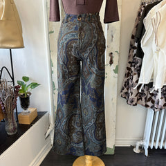 Astrid // Farah Pant Navy Paisley